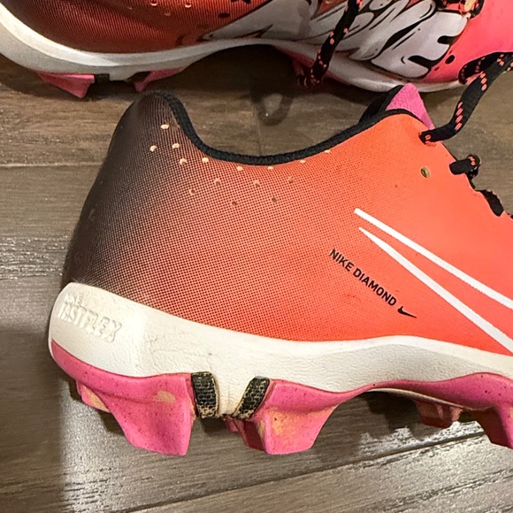 Nike Diamond Softball Cleats - Picture 13 of 15